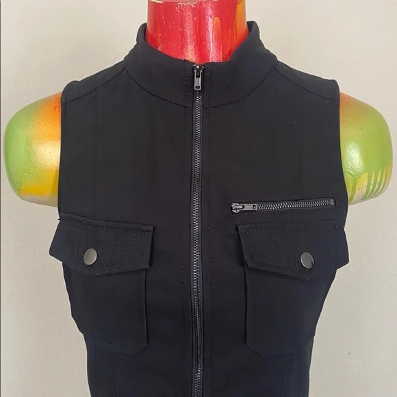 Guess Black Sleeveless Romper with Front Zip - Picture 5 of 16